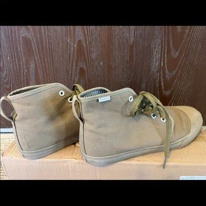 Bangs High Tops Size 9